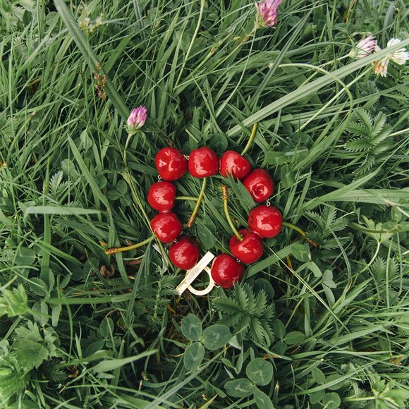 Jacquemus Le collier cerise LE CHOUCHOU Cherry necklace - Picture 4 of 12